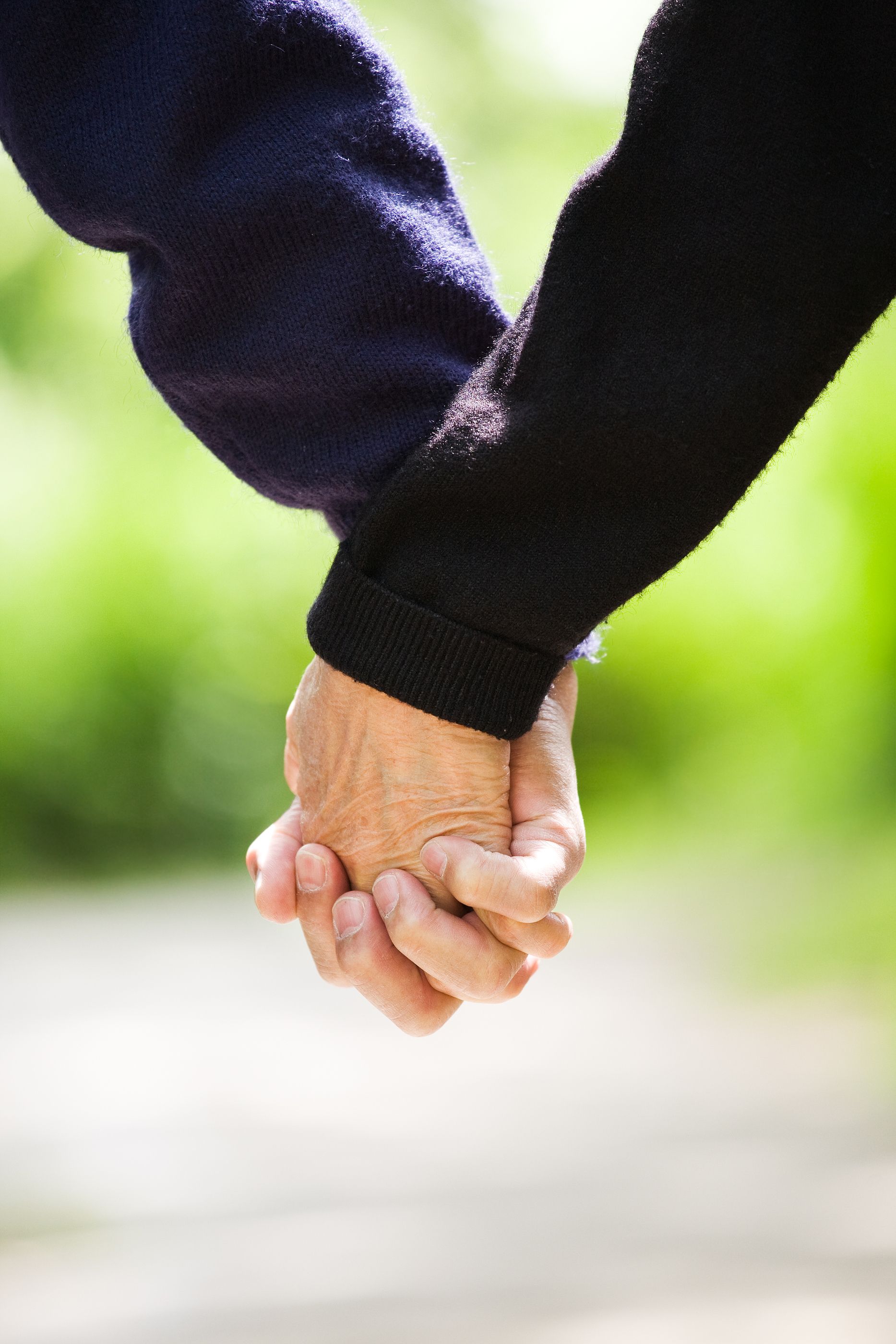 Esta pareja gay de mayores enternece las redes con su sesión fotográfica