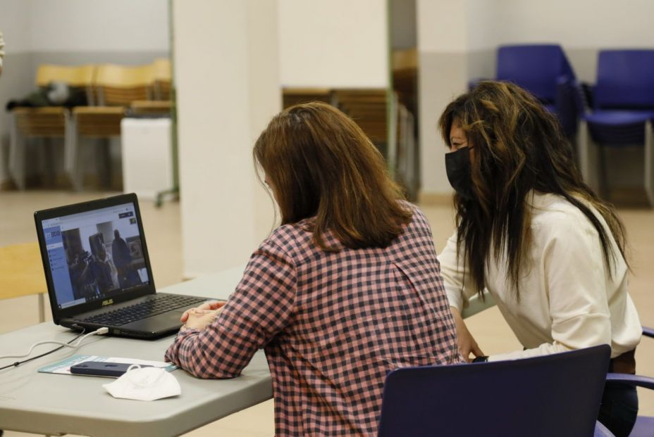 El Ayuntamiento de Getafe acerca su servicio de videoatención a las televisiones de los mayores