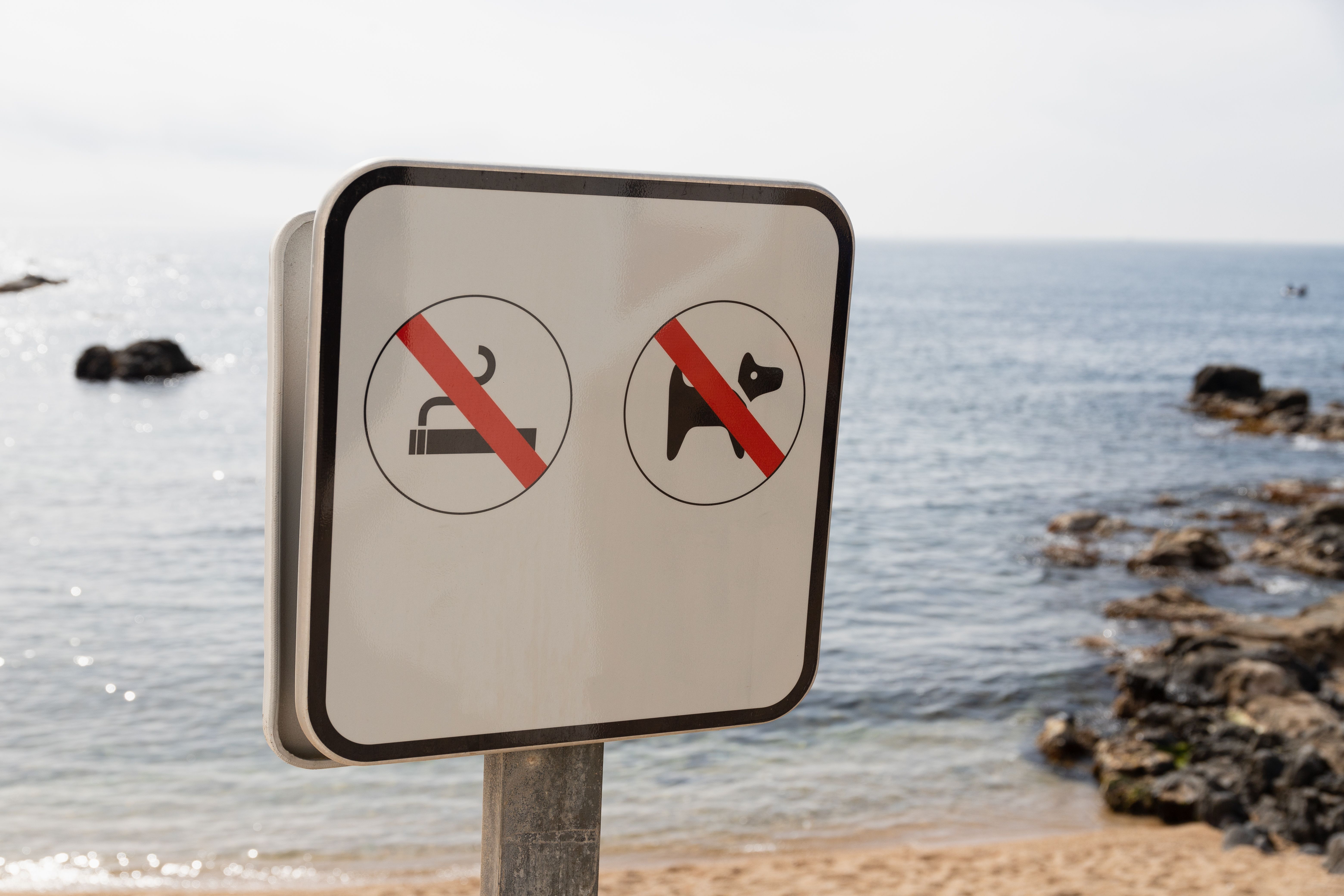 Prohibido fumar en todas las playas de Barcelona desde julio