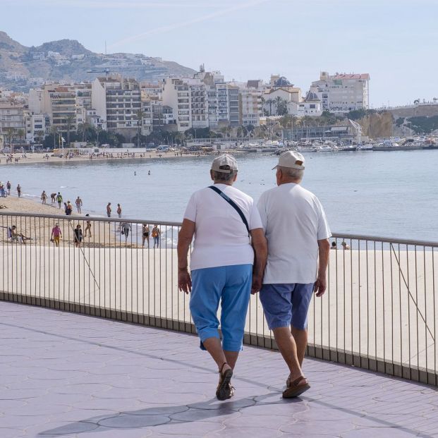 Casi el 40% de la población española está empadronada en municipios costeros
