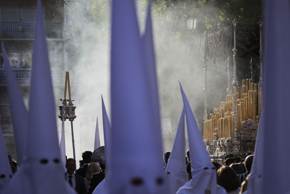 EuropaPress 4376633 detalle llegada palio virgen subterraneo hermandad cena plaza campana