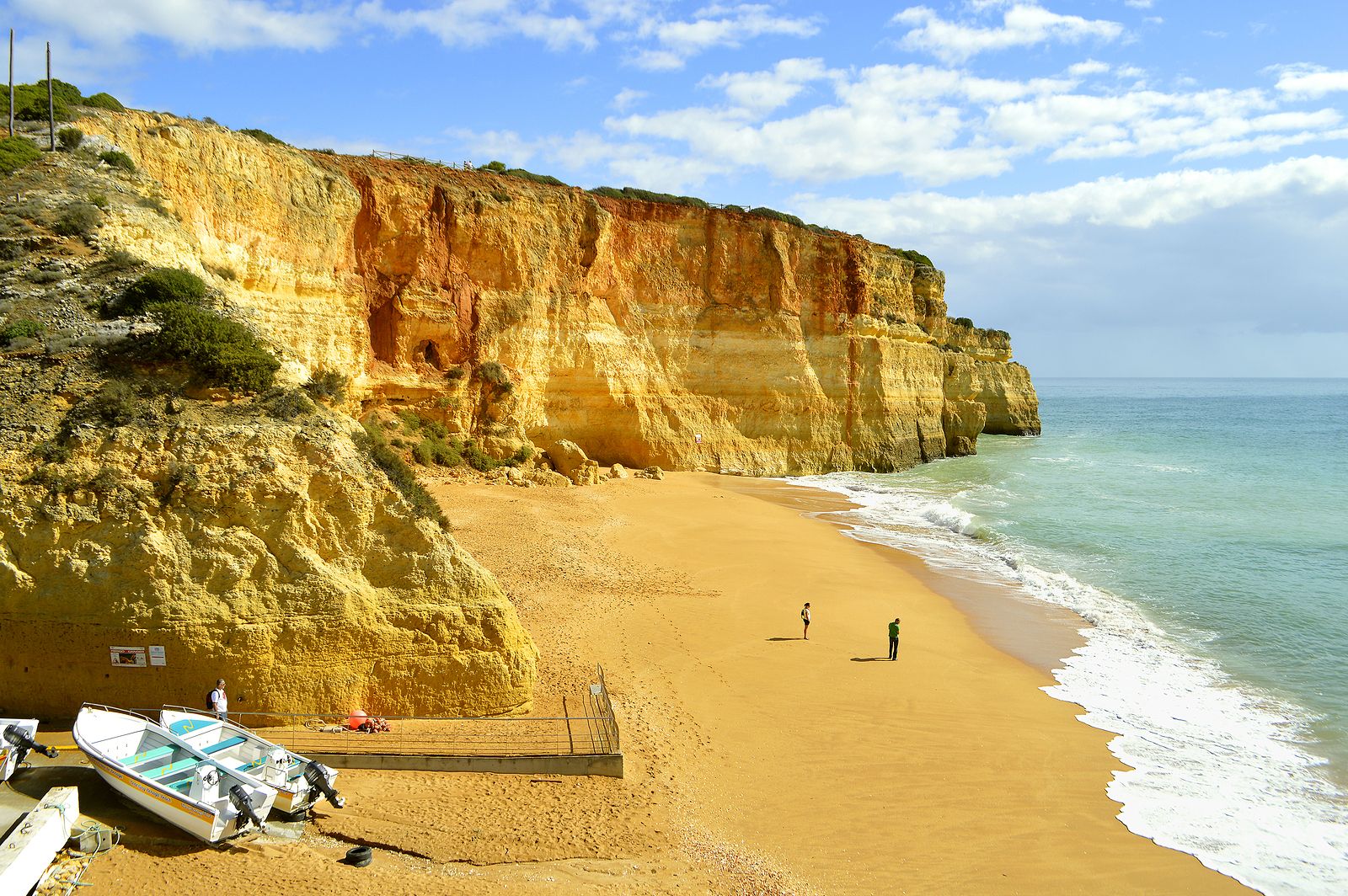 Imagen de Benagil, en el Algarve (Bigstock)