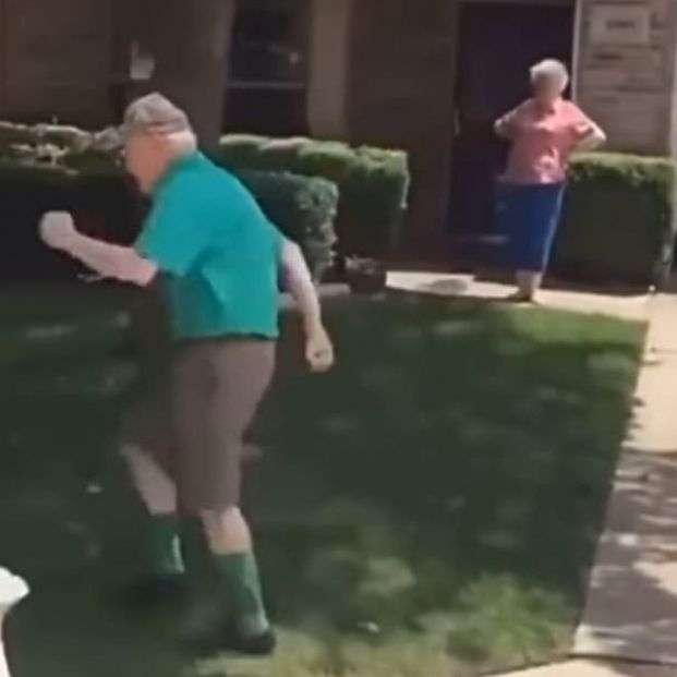 La forma en la que este abuelo despide cada día a su nieta se hace viral