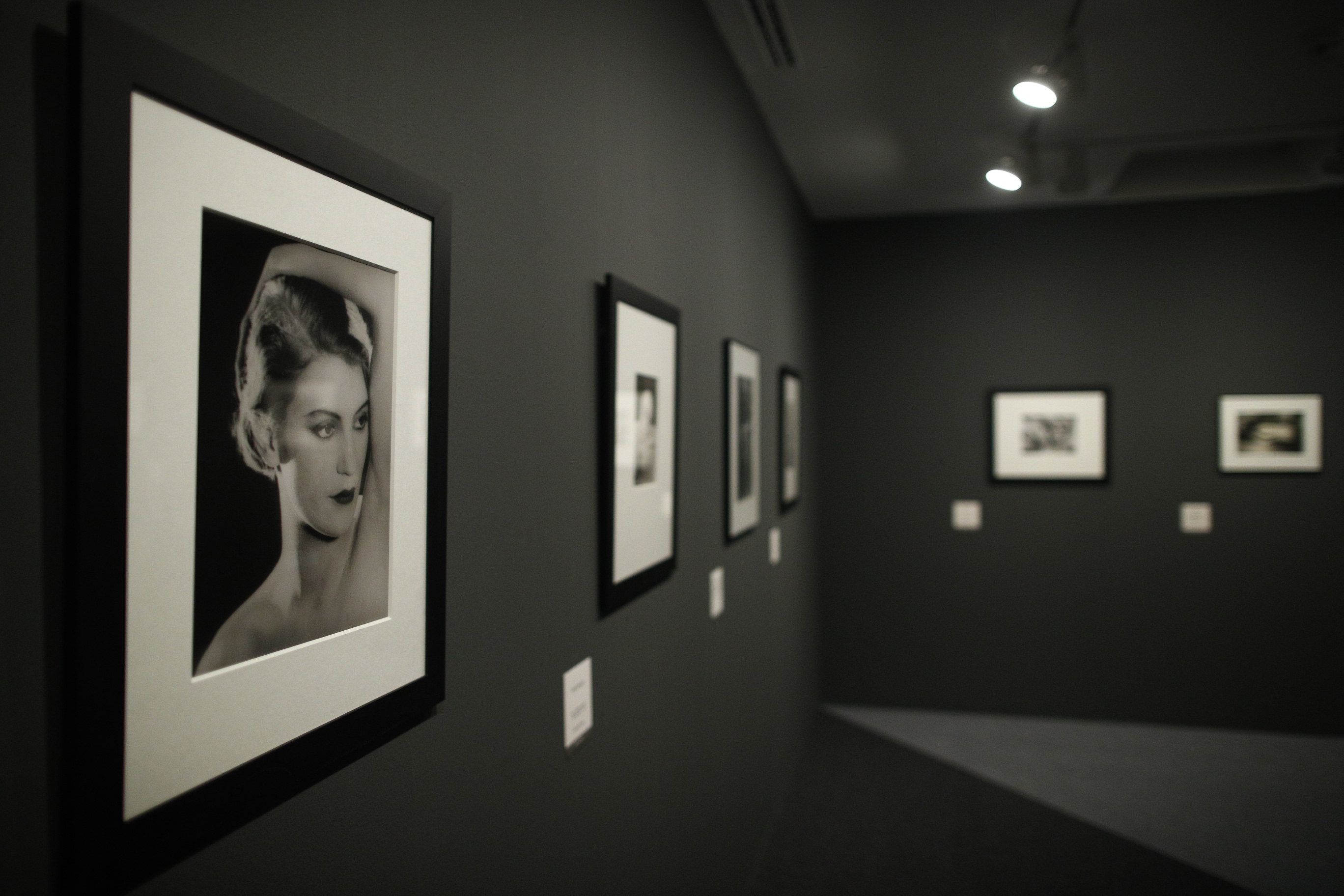 Uno de los apartados de la exposición 'Man Ray Objetos de ensueño' en la Fundación Canal de Madrid (Europa Press) Uno de los apartados de la exposición 'Man Ray Objetos de ensueño' en la Fundación Canal de Madrid (Europa Press)