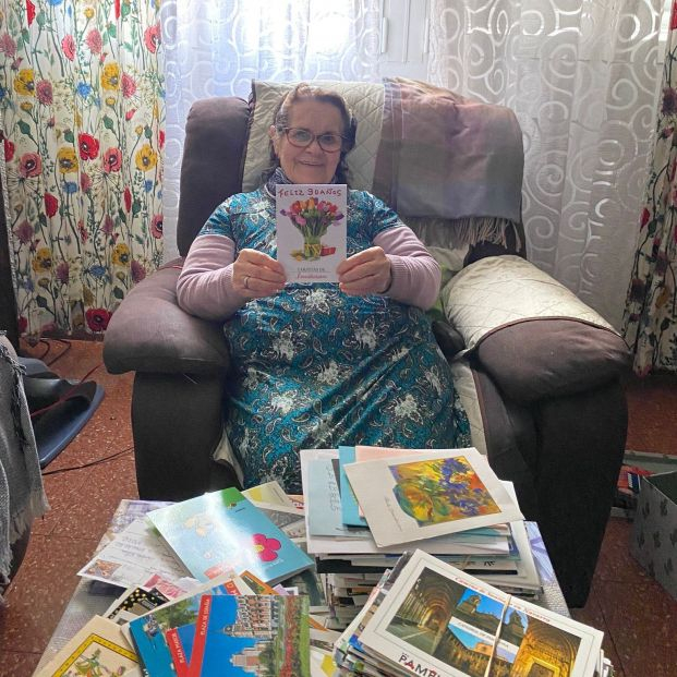 Cándida, de Gomaespuma, recibe más de mil postales por sus 90 años: "Pensé que no me querían tanto"