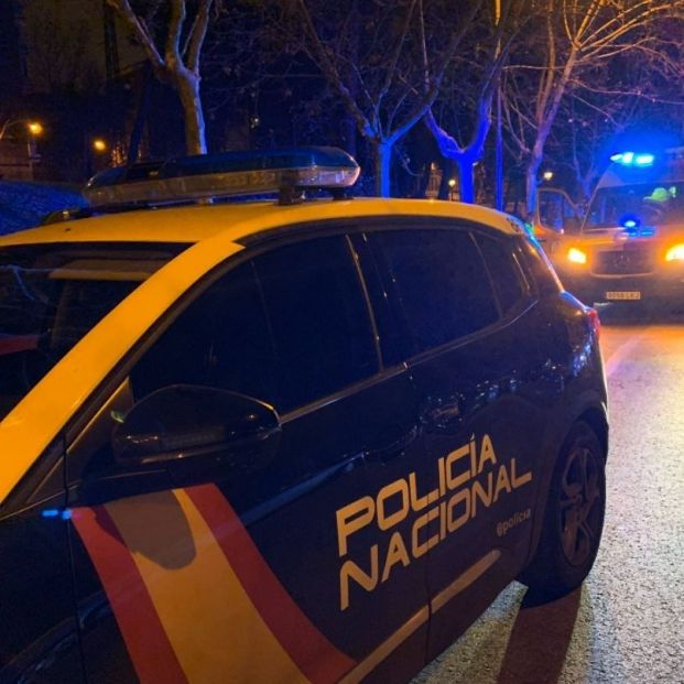Detenido por arrancarle a mordiscos parte del labio a un joven e intentar agredirle con un martillo