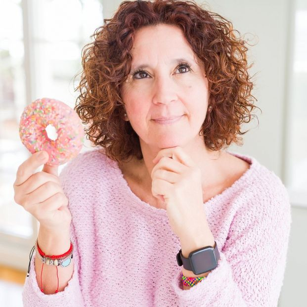 mujer salud bocudental donuts