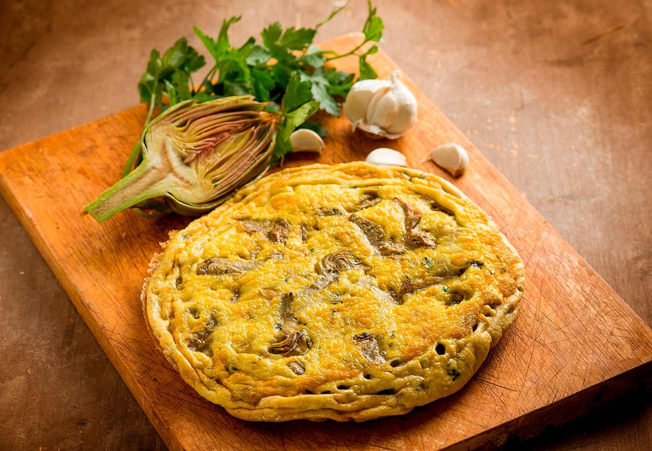 Tortilla de alcachofas, la receta de huerta de temporada más deliciosa. Foto: bigstock