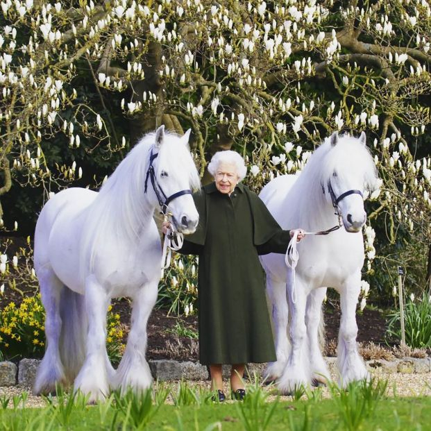 La reina Isabel II cumple 96 años en un momento delicado de salud