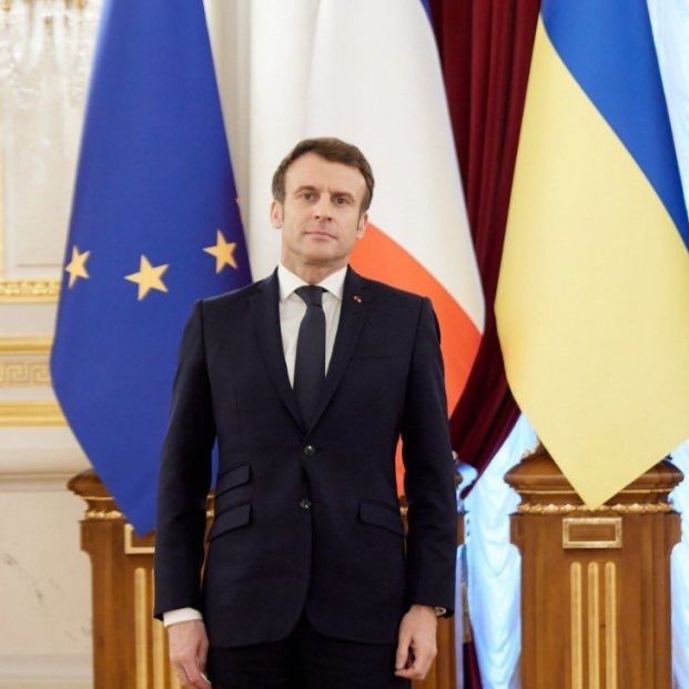 EuropaPress 4262888 presidente francia emmanuel macron izquierda presidente ucrania volodimir