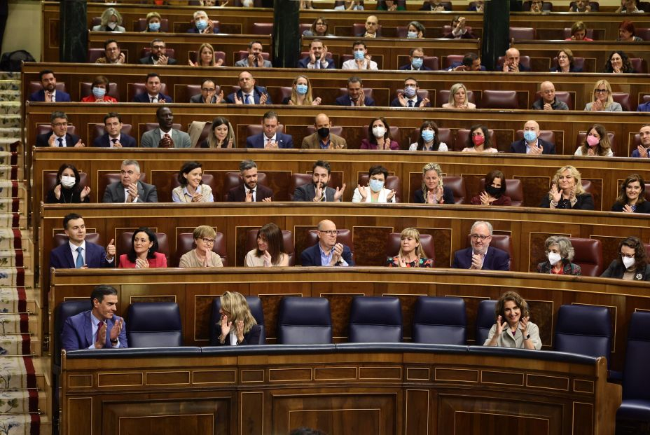 El Gobierno salva el plan económico contra la guerra gracias a Bildu y pese al rechazo de ERC