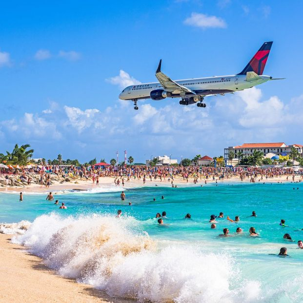 SAN MARTÍN: PRINCESS JULIANA INTERNATIONAL AIRPORT