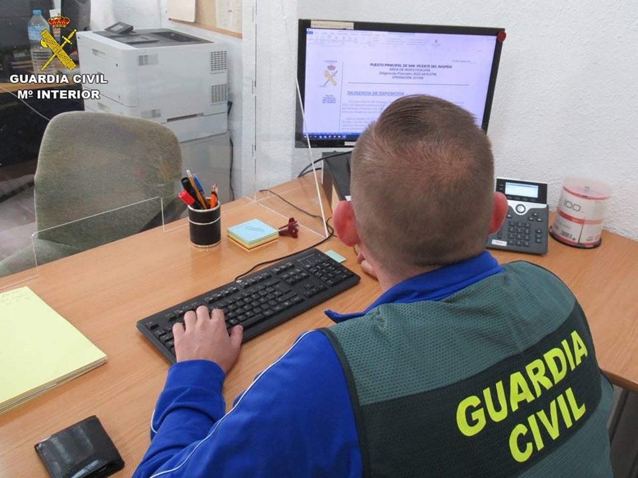 Detenida una empleada de una residencia por robar joyas a varias mayores para después venderlas