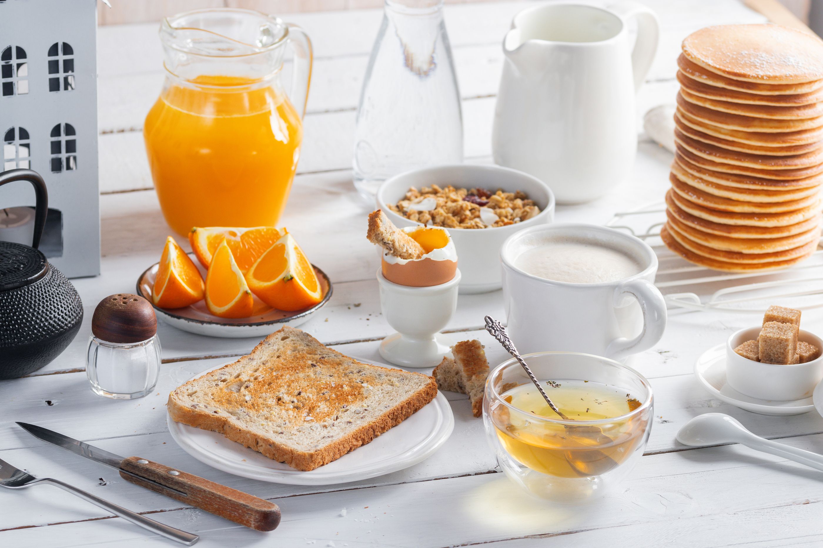 Un desayuno rico en proteínas aumenta la saciedad, la concentración y previene el aumento de peso . Un desayuno rico en proteínas aumenta la saciedad, la concentración y previene el aumento de peso .