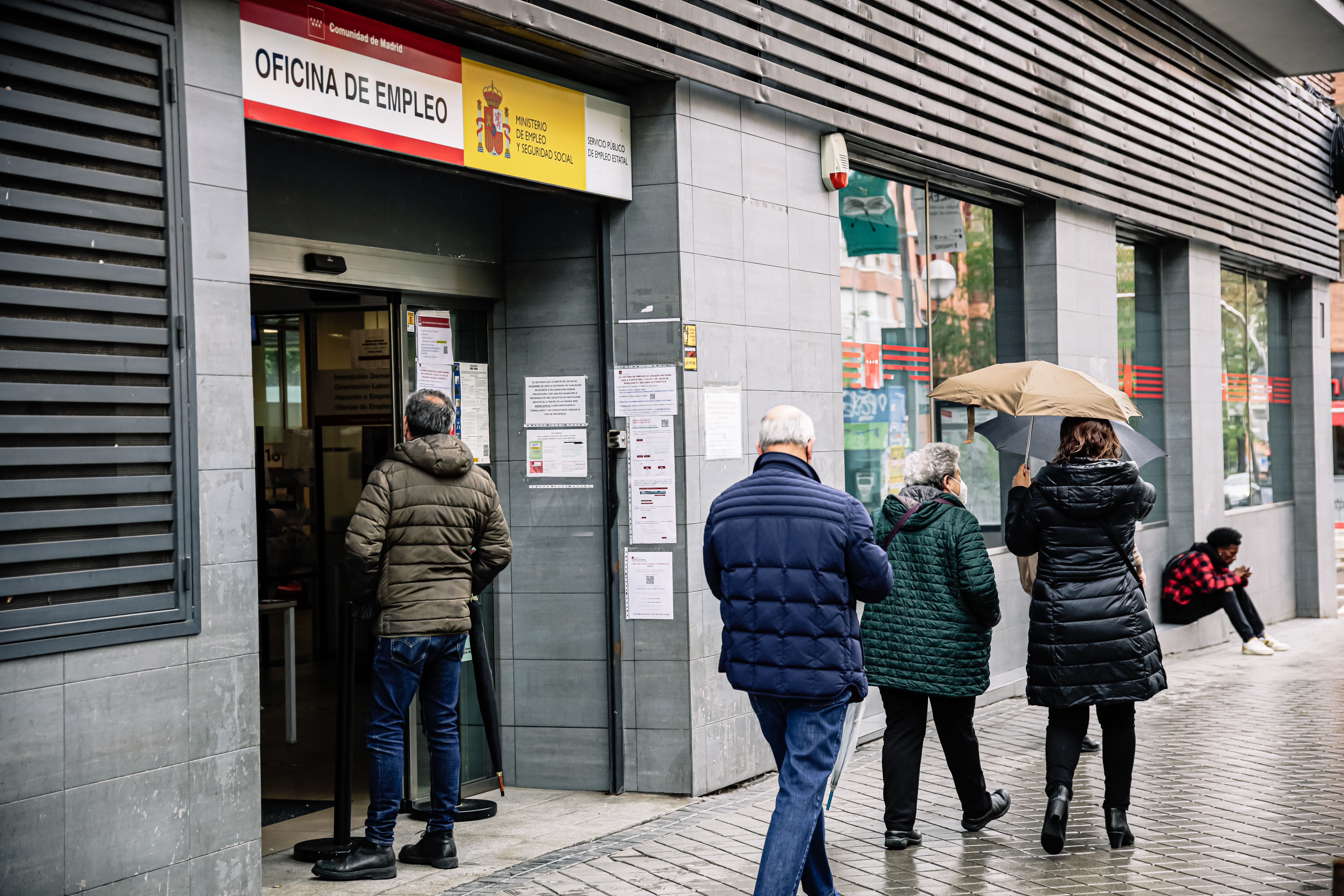 ¿Tiene pagas extra el subsidio para mayores de 52 años?