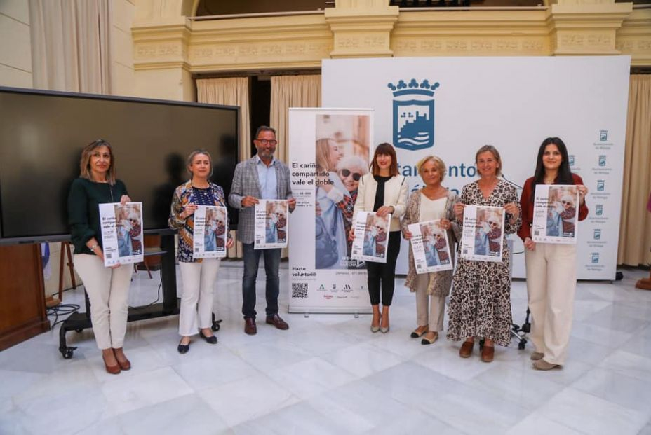 Málaga busca voluntarios para combatir la soledad no deseada de las personas mayores