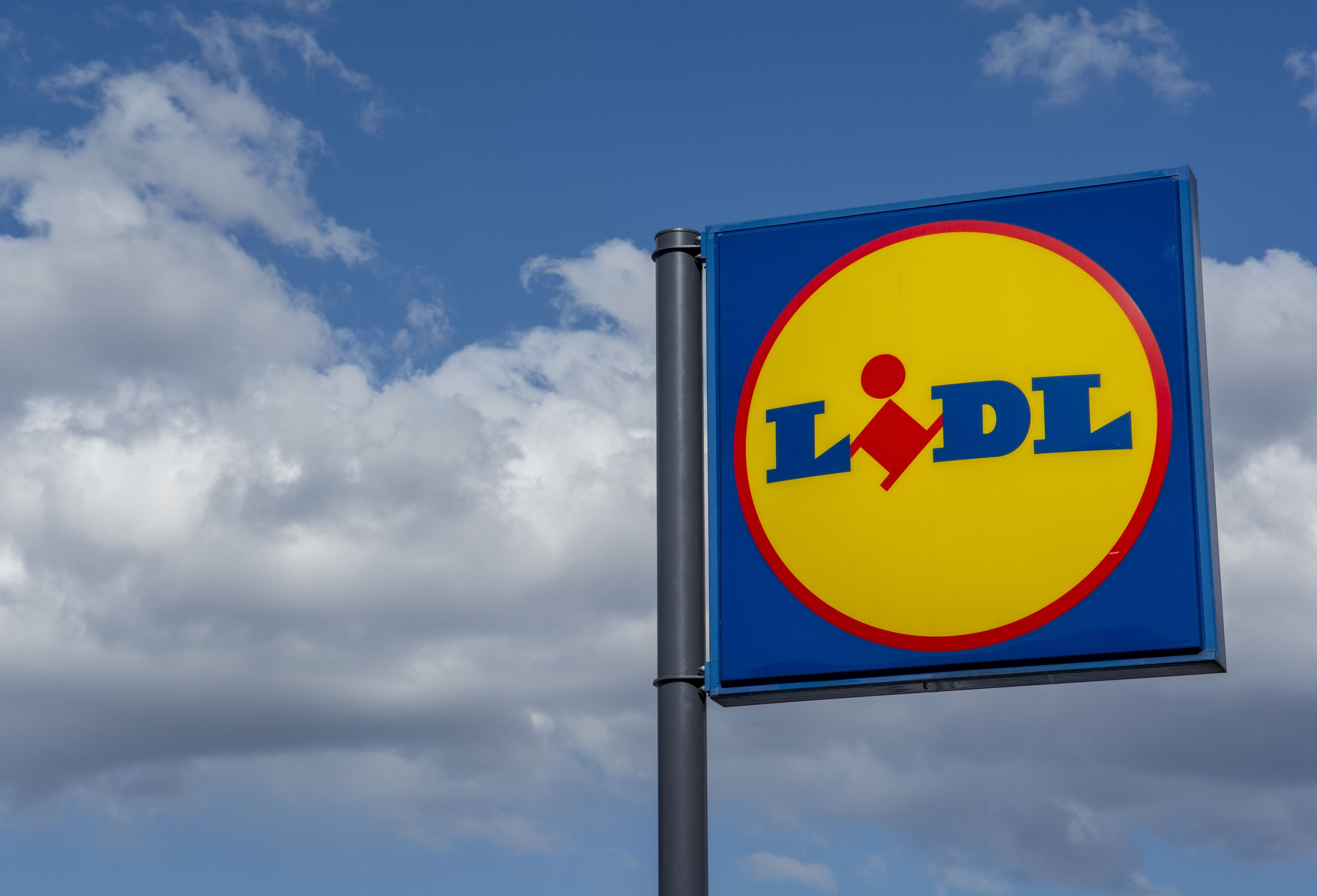 Las chanclas de Lidl que se van a agotar en cuestión de horas: son de marca y cuestan seis euros