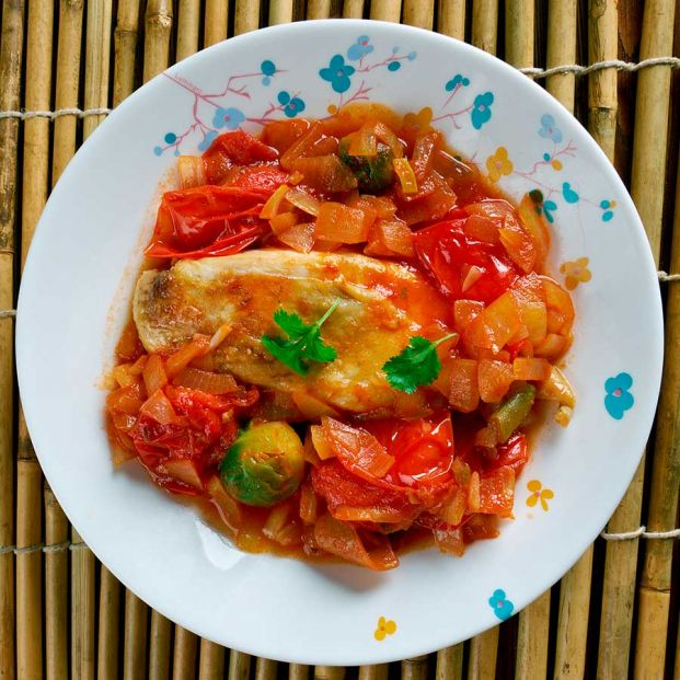 Receta de pollo con fritada de verduras.Foto: Bigstock