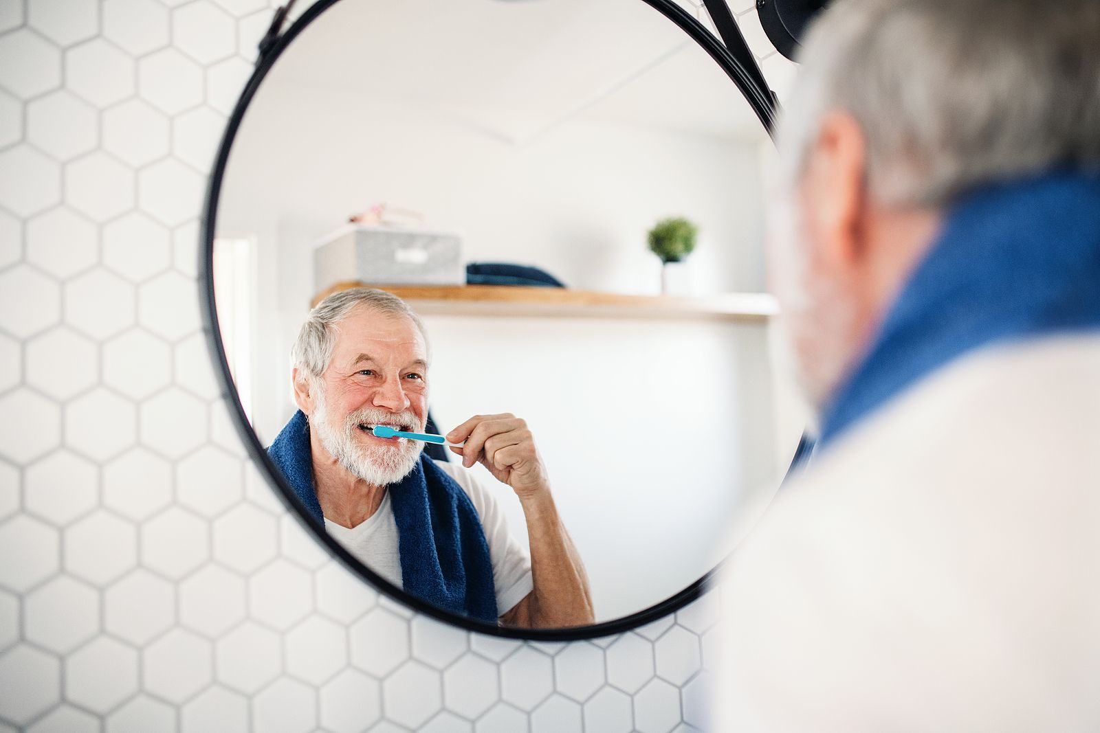 La mayoría de españoles desconoce la relación entre salud bucodental y el ictus o el alzhéimer