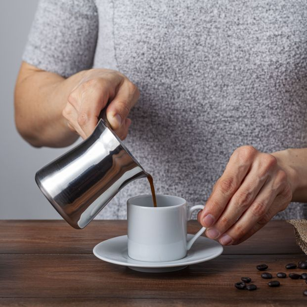 https://admin.65ymas.com/es/articles/edit/41129#Cafeteras espresso manual o automática: ¿cuál es mejor?. Foto: Bigstock