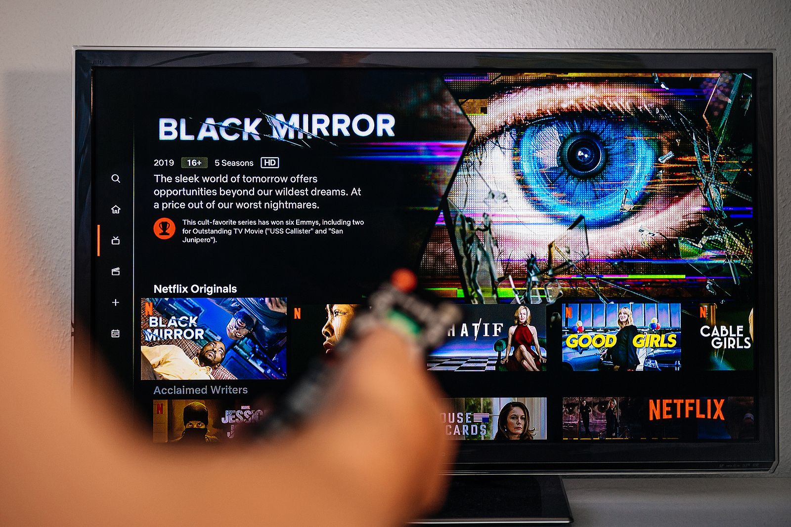 Black Mirror vuelve a la carga: habrá sexta temporada