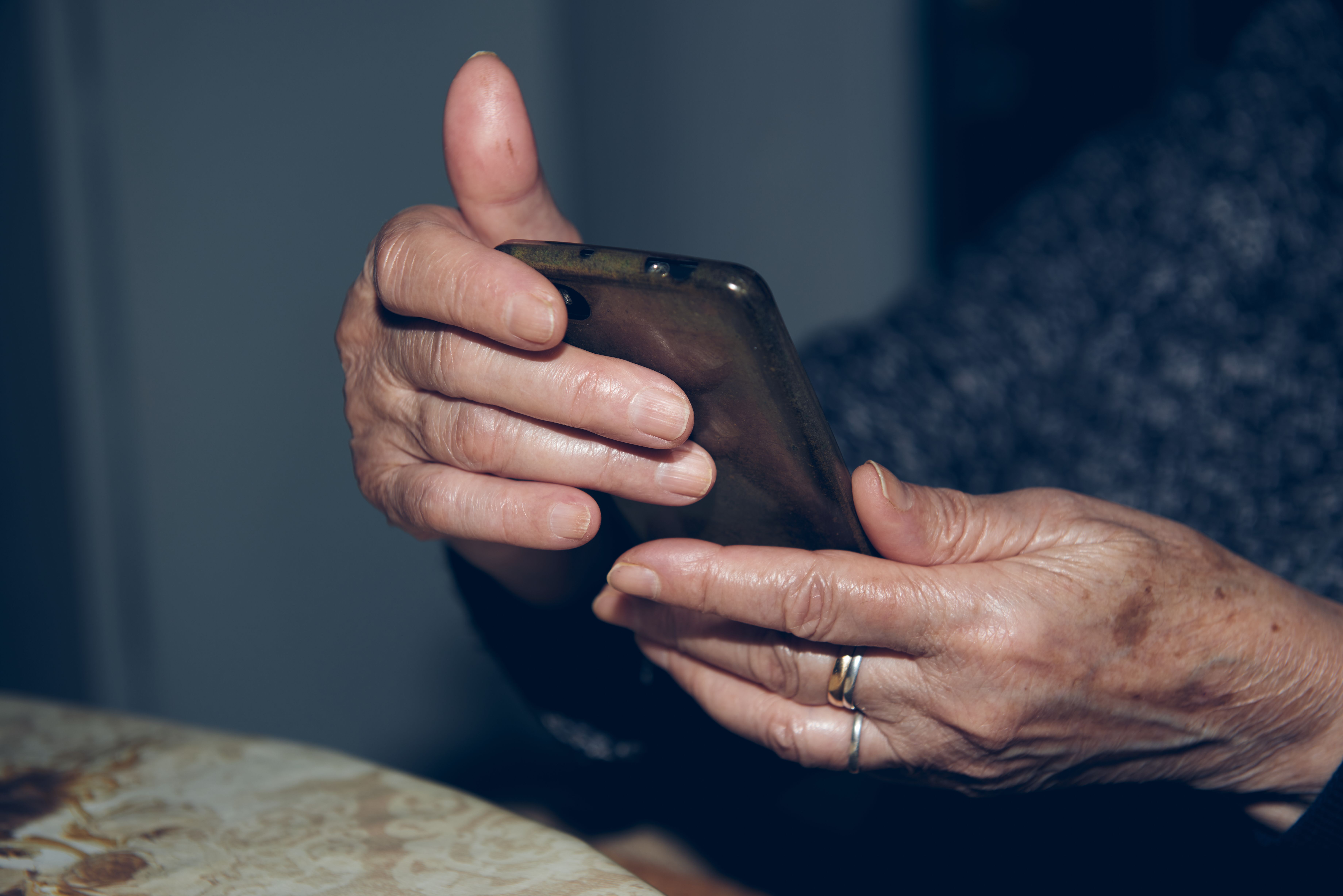 Una joven comparte el mensaje de despedida de su abuela a su mejor amiga: "Estoy rotísima"