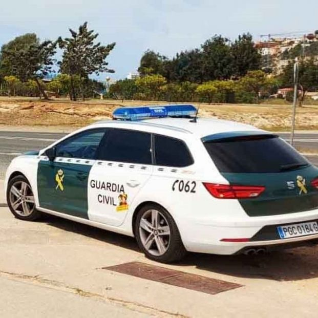 La Guardia Civil cuenta toda la verdad sobre el uso de coches patrulla de cartón