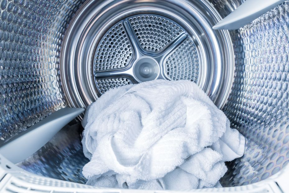 ¿Cómo evitar la humedad que provoca la secadora? Foto: Bigstock electrodomésticos
