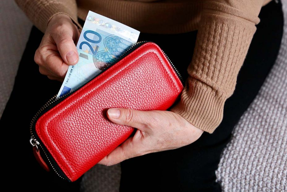 Aumentan las presiones al Gobierno para desligar las pensiones del IPC: ¿peligra la subida? bigstock