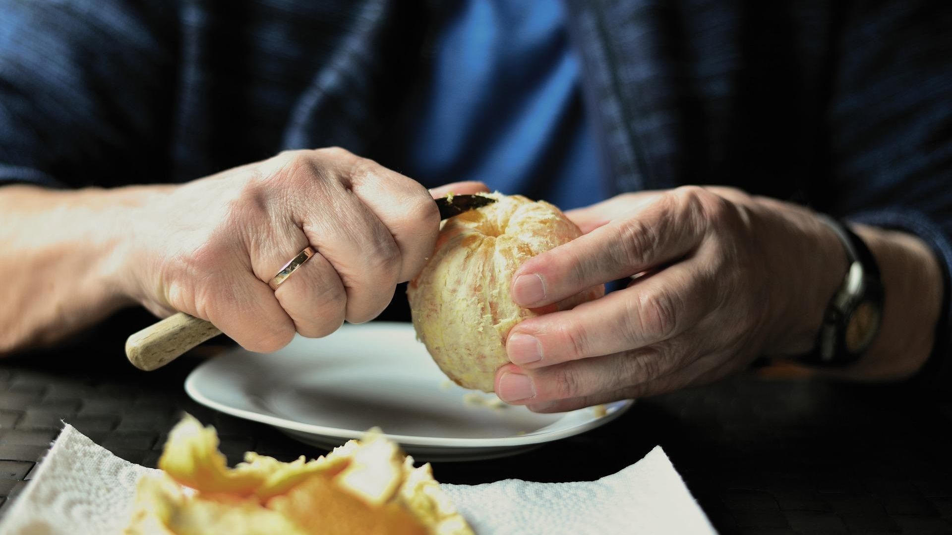 Una dieta antiinflamatoria disminuye la aparición de dolor en personas mayores