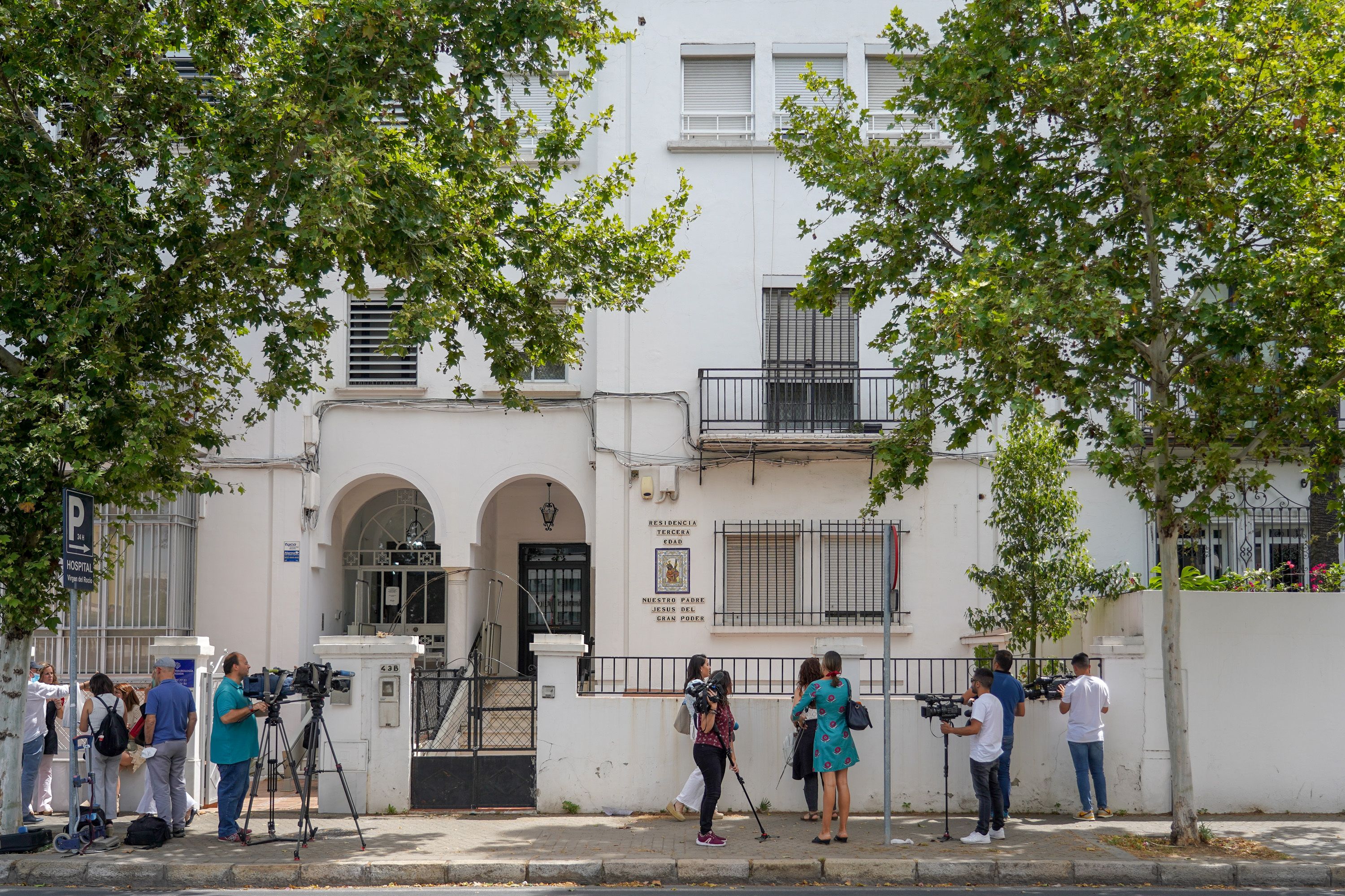 Ataban a los mayores con sábanas y les servían comida caducada 