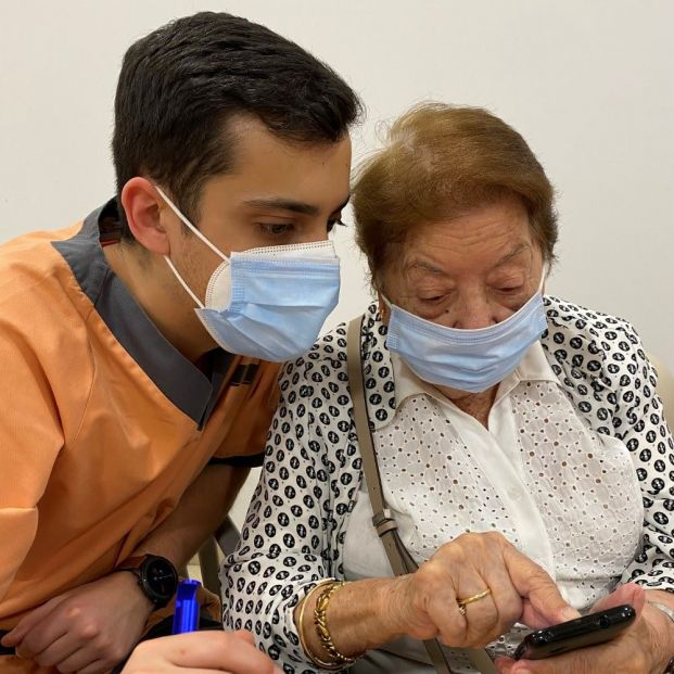 SECOT acerca a mayores y a sus familiares a través de la tecnología con “Mayores digitalizados”. Foto: SECOT