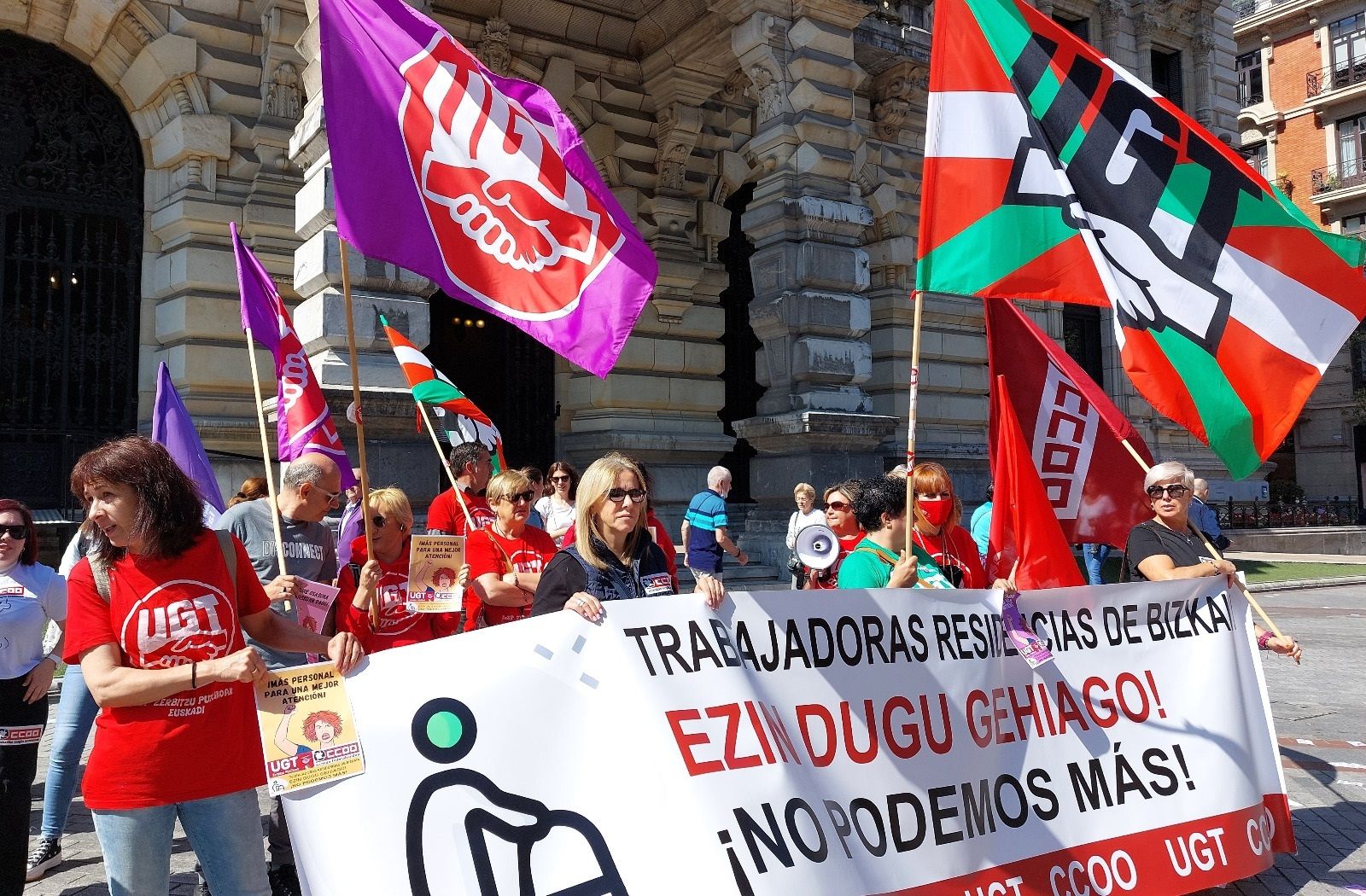 Trabajadoras de residencias de Vizcaya se plantan ante la "explotación" que sufren