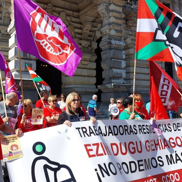 Trabajadoras de residencias de Vizcaya se plantan ante la "explotación" que sufren