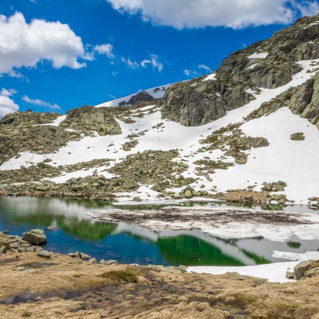 Laguna Grande de Peñalara(bigstock)