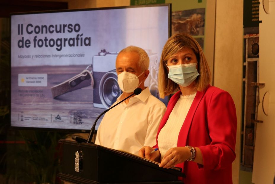 Murcia lanza su II Concurso de Fotografía Social para impulsar las relaciones intergeneracionales. Foto: Europa Press