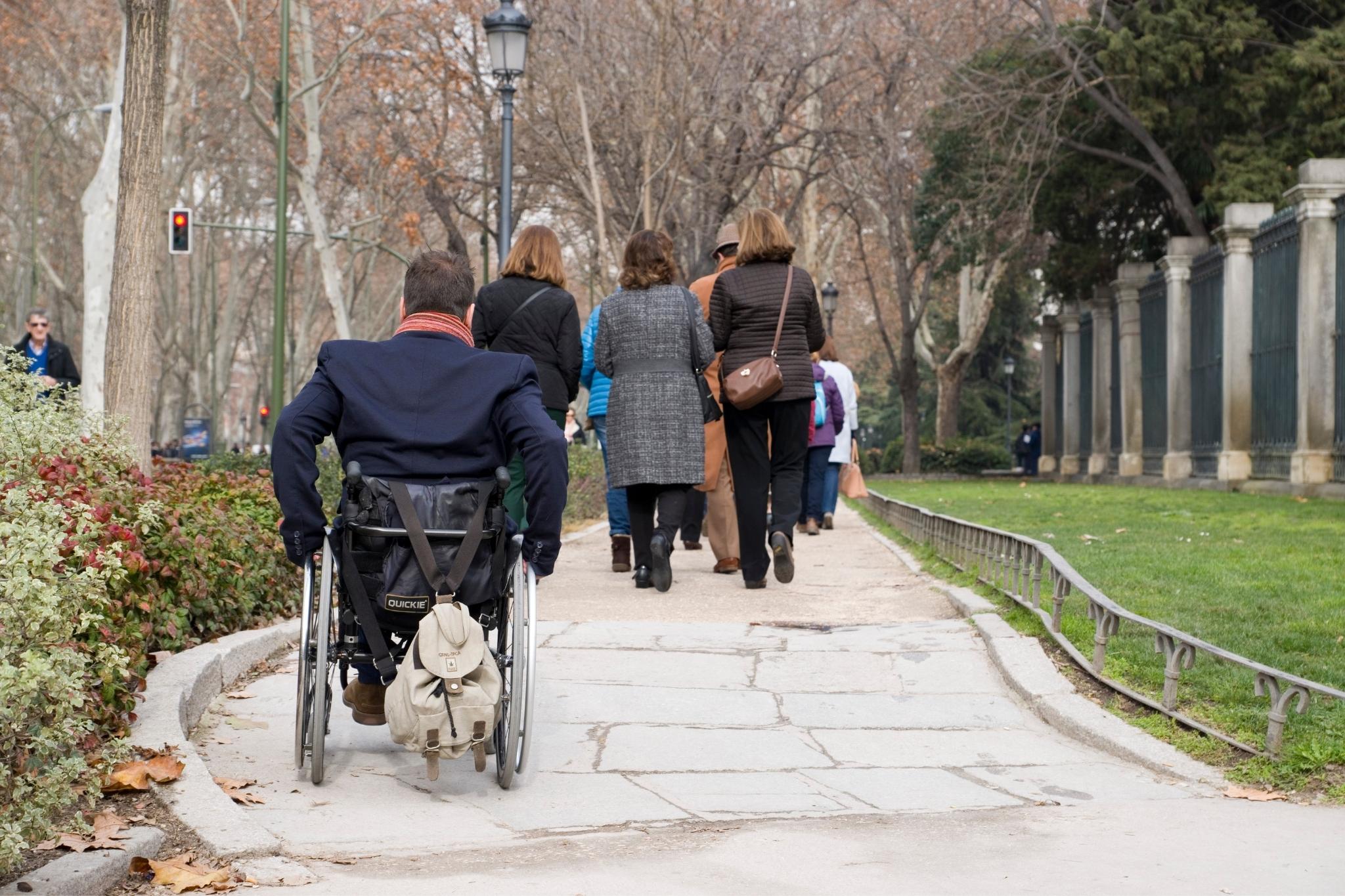 La OMT, Fundación ONCE y UNE impulsan la primera norma internacional de turismo accesible