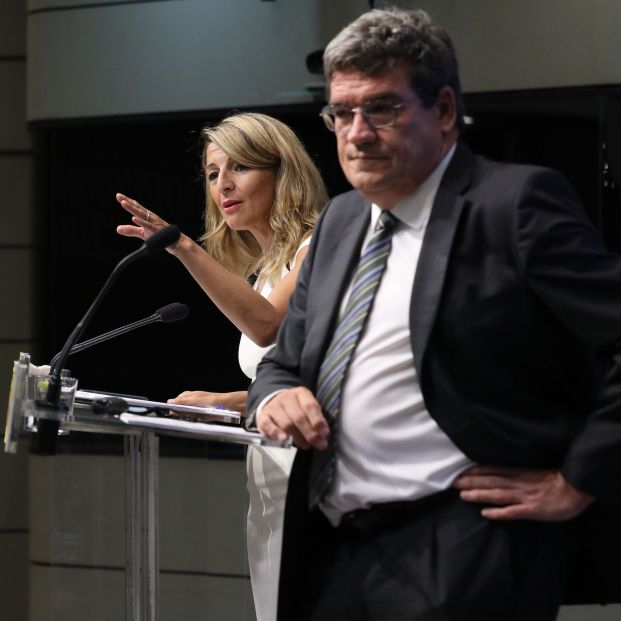 Díaz y Escrivá cargan contra el Banco de España por querer desligar las pensiones del IPC