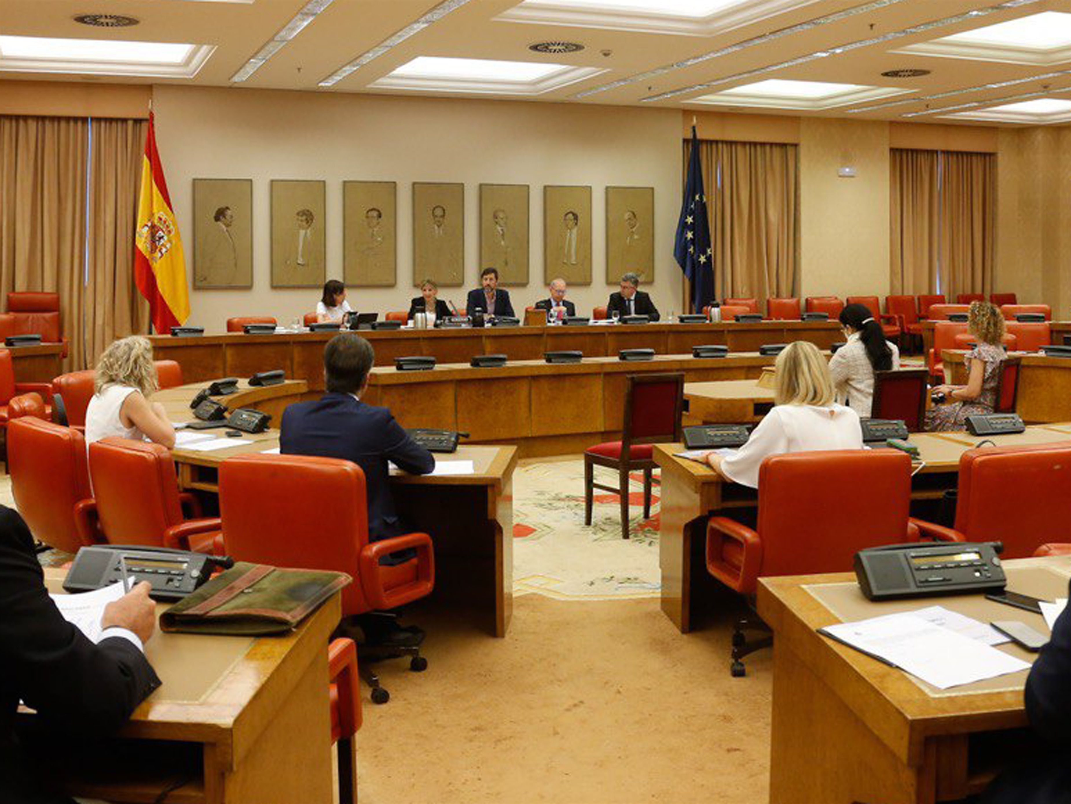 El Congreso destopa las bases máximas de cotización al aprobar, por error del PSOE, una enmienda de Podemos El Congreso destopa las bases máximas de cotización al aprobar, por error del PSOE, una enmienda de Podemos