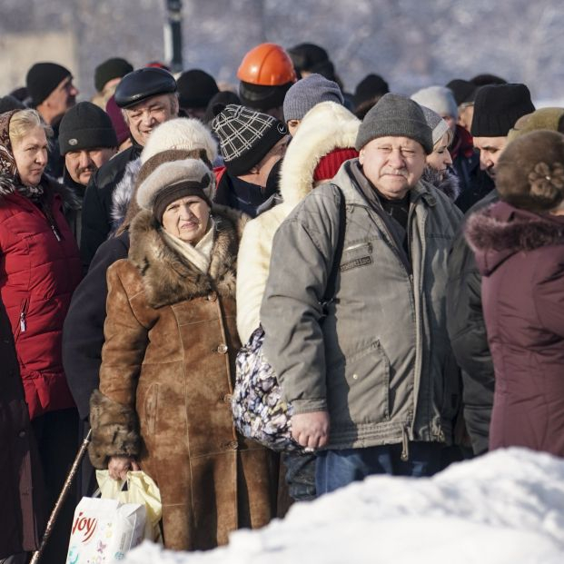 Ucrania 100 días después: Millones de personas mayores no están recibiendo ayuda humanitaria