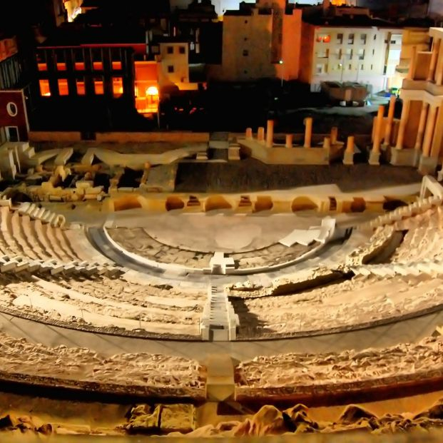 Cartagena organiza visitas nocturnas a su espectacular Teatro Romano. Foto: Turismo de Cartagena Cartagena organiza visitas nocturnas a su espectacular Teatro Romano. Foto: Turismo de Cartagena