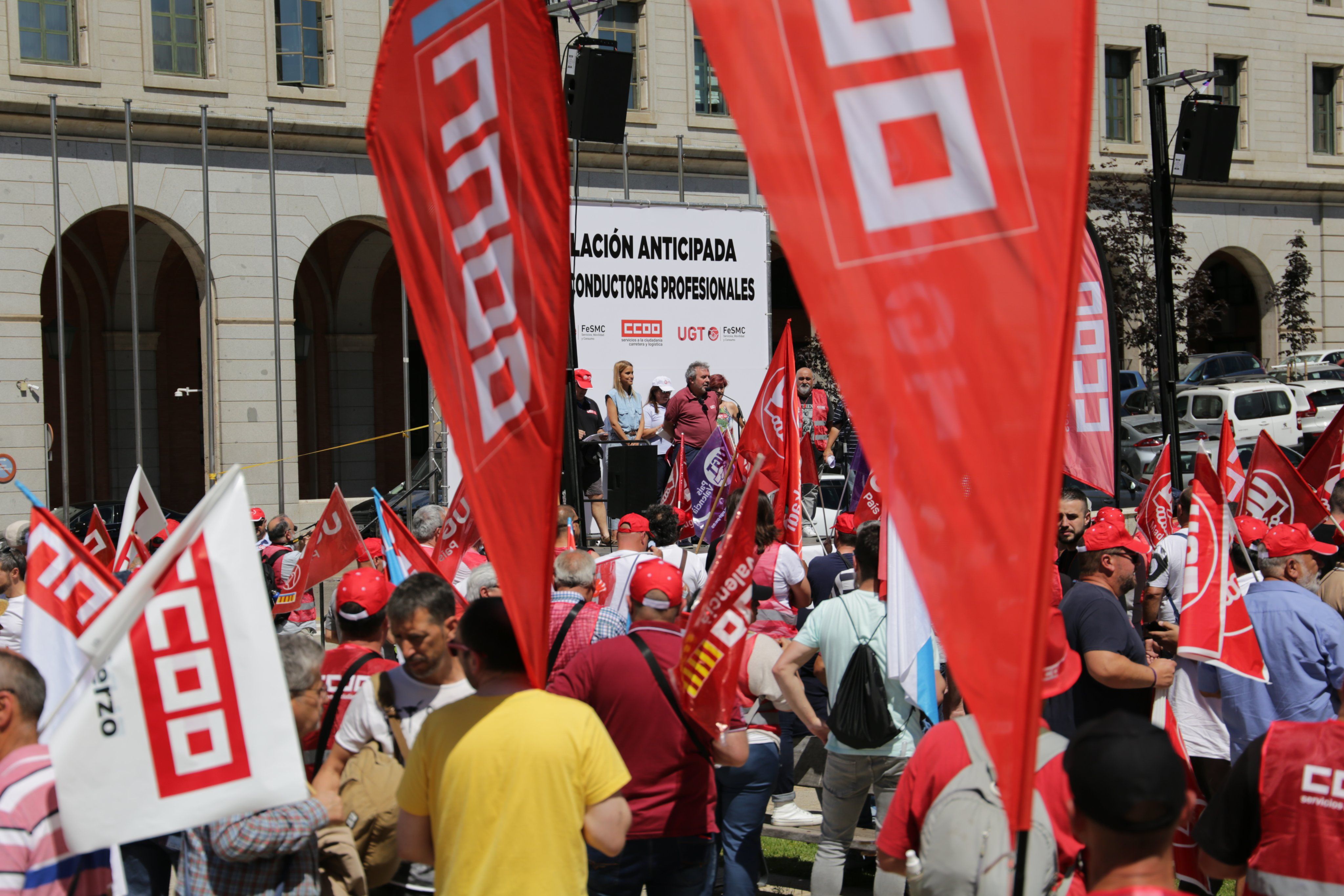 Los conductores profesionales se manifiestan por la jubilación anticipada: "La fatiga nos mata"