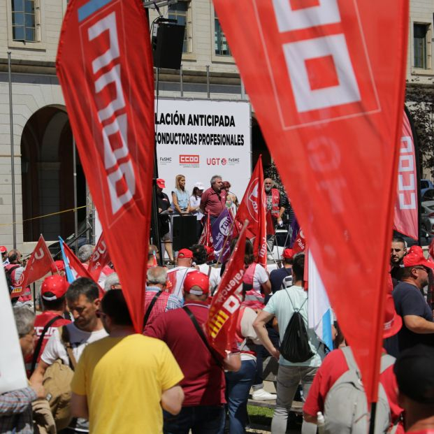 Los conductores profesionales se manifiestan por la jubilación anticipada: "La fatiga nos mata"