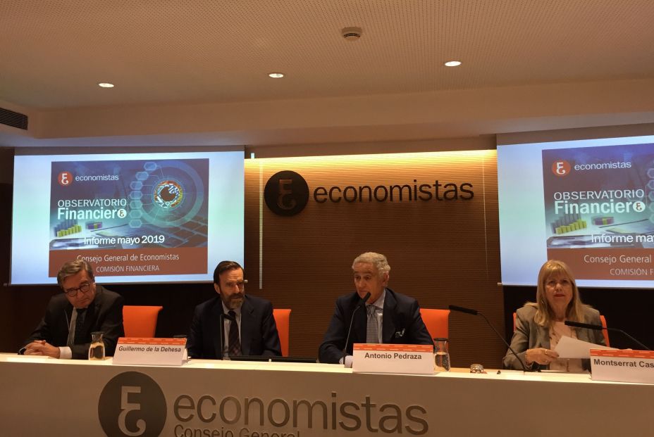 Guillermo de la Dehesa, en el Consejo General de Economistas.