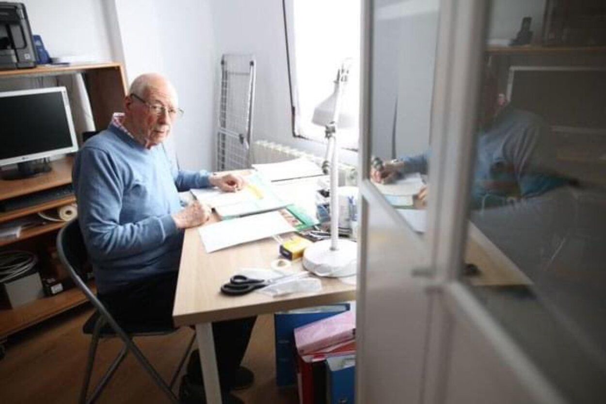 Luis, un alumno ejemplar: se saca el Bachillerato a los 87 años