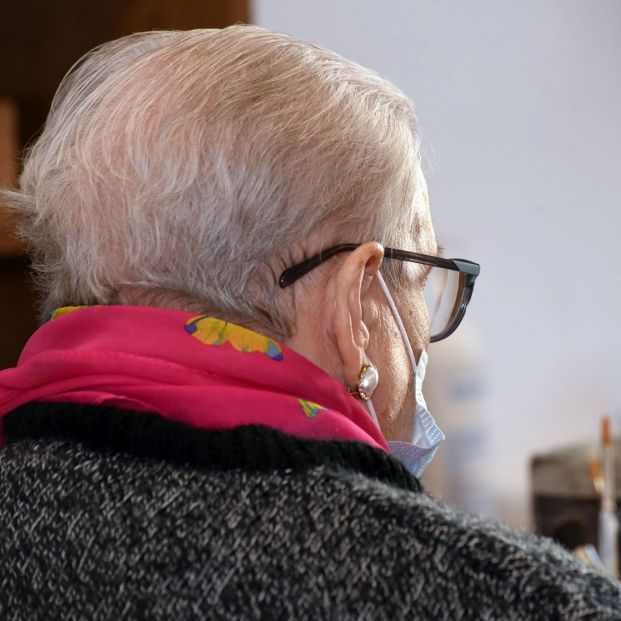 Tres de cada diez personas mayores de 65 años en Valencia viven solas y la gran mayoría son mujeres