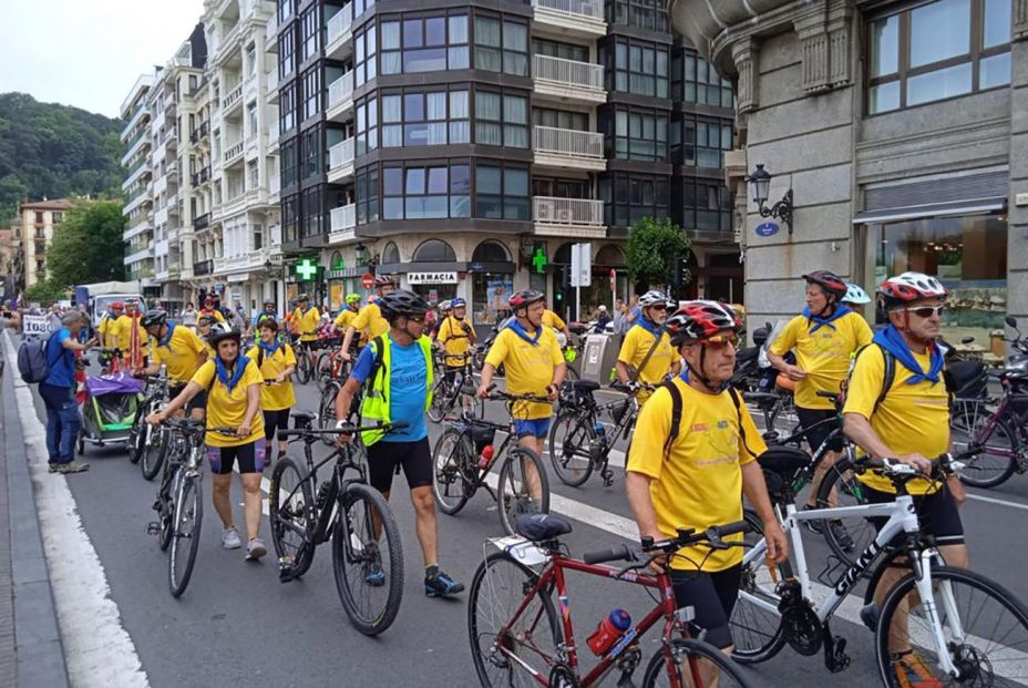 Un pelotón de pensionistas arranca su marcha ciclista por unas "pensiones dignas"