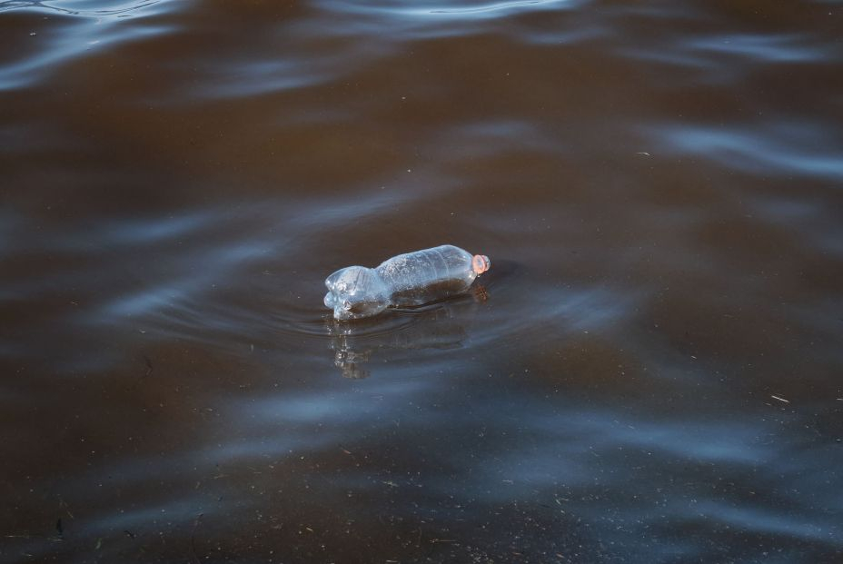 La contaminación de los océanos podría albergar bacterias para nuevos medicamentos