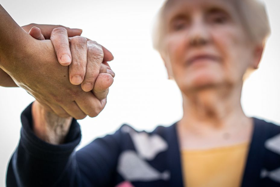 Biden sobre el maltrato en mayores: "Envejecer con dignidad y seguridad es más vital que nunca". Foto: Bigstock