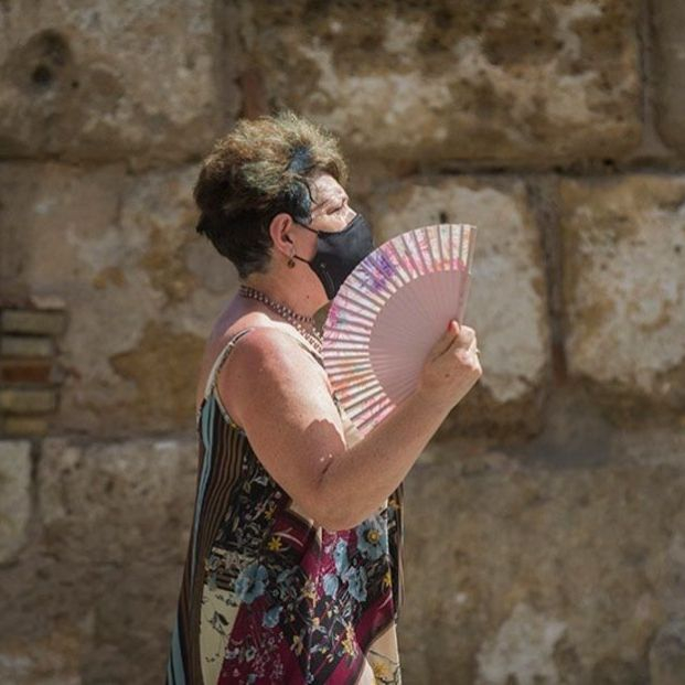 mujer ola de calor